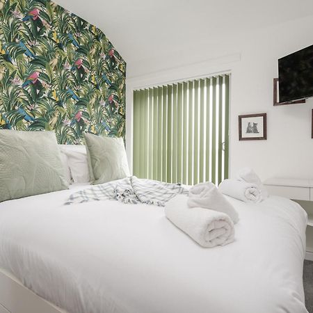 Buxton Apartment - 1 Bed, Free Parking, Wi-Fi Hazel Grove Exterior photo