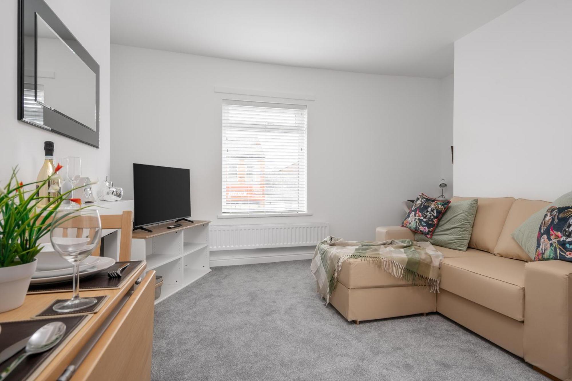 Buxton Apartment - 1 Bed, Free Parking, Wi-Fi Hazel Grove Exterior photo