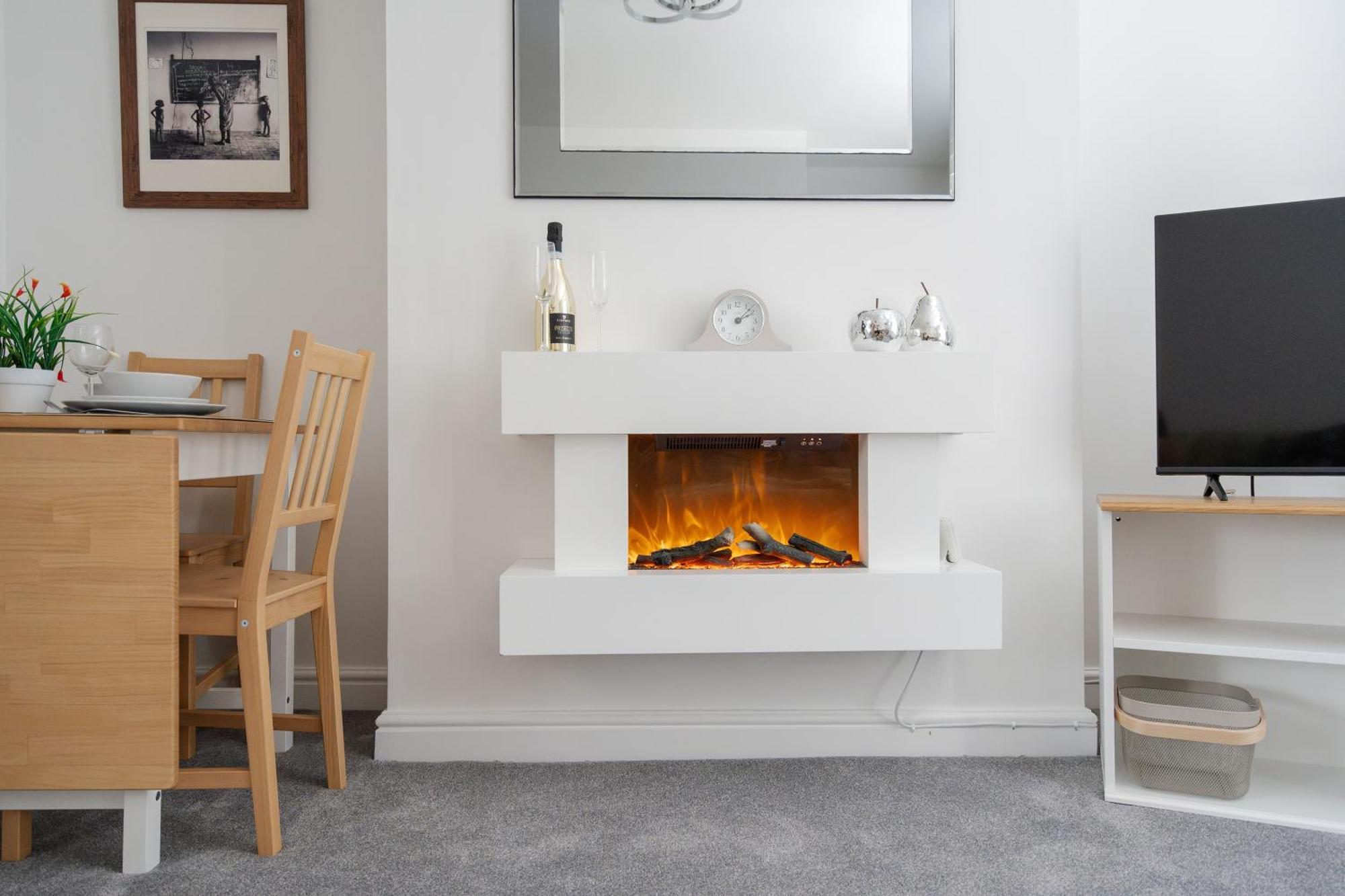 Buxton Apartment - 1 Bed, Free Parking, Wi-Fi Hazel Grove Exterior photo