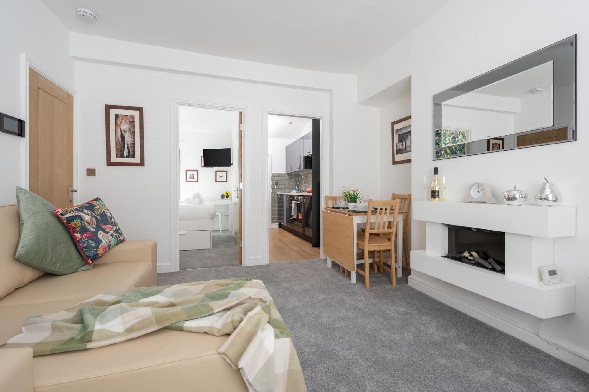 Buxton Apartment - 1 Bed, Free Parking, Wi-Fi Hazel Grove Exterior photo