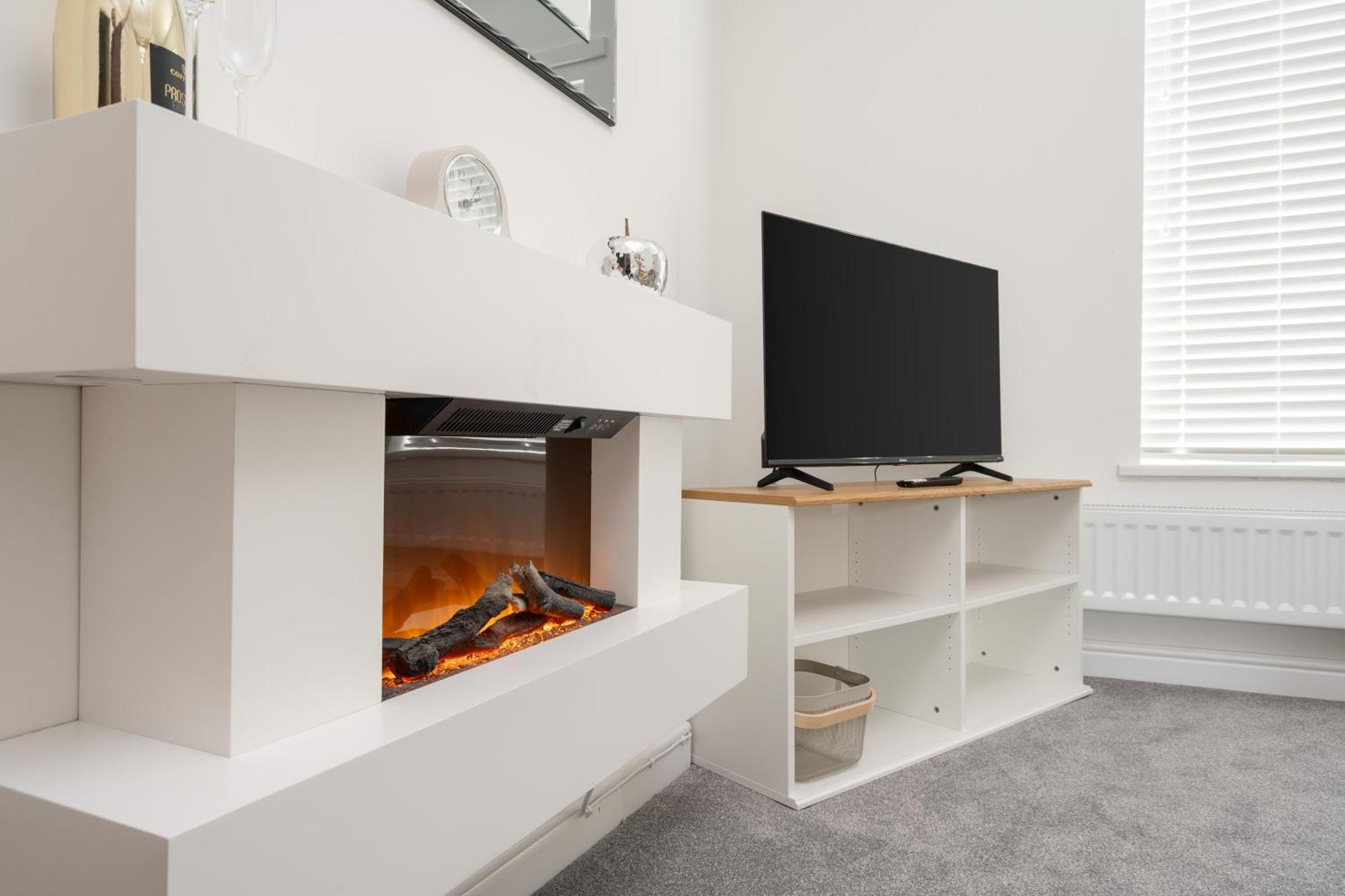 Buxton Apartment - 1 Bed, Free Parking, Wi-Fi Hazel Grove Exterior photo