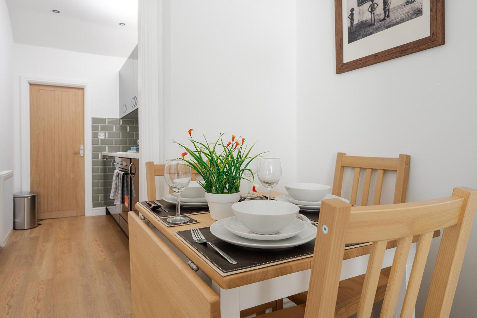 Buxton Apartment - 1 Bed, Free Parking, Wi-Fi Hazel Grove Exterior photo
